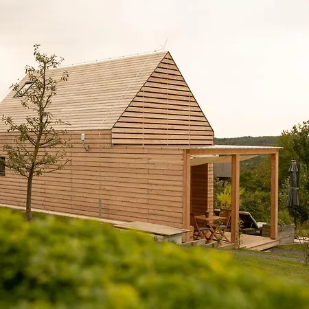 Hisice Carna - Carna Vikendica *