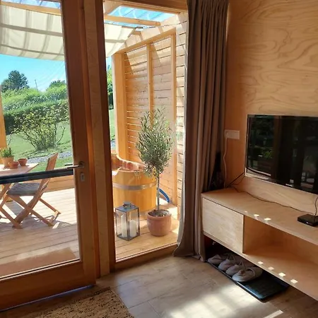 Hisice Carna - Carna Vikendica *