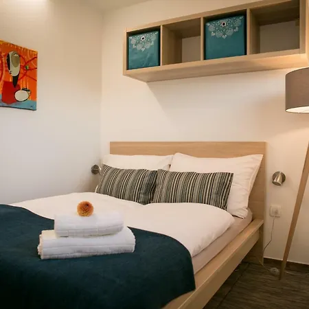 Hisice Carna - Carna Vikendica