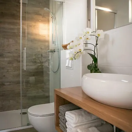 Hisice Carna - Carna Vikendica